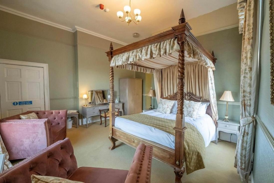 The Manor Hotel Crickhowell Zewnętrze zdjęcie