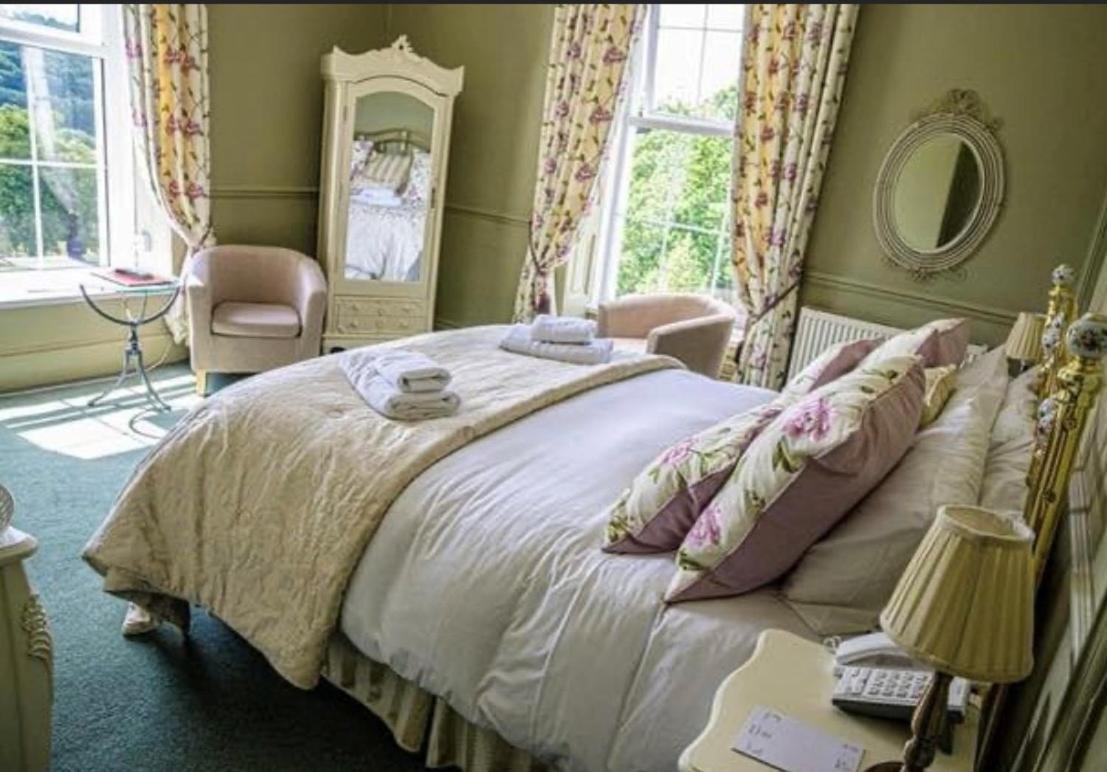 The Manor Hotel Crickhowell Zewnętrze zdjęcie